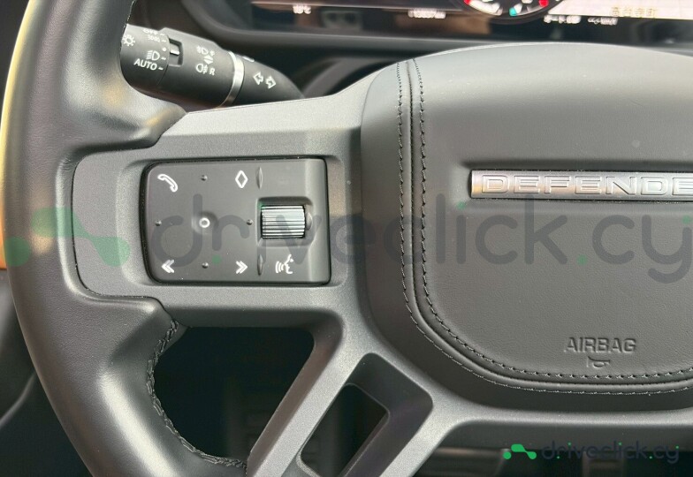 Land Rover Defender Black