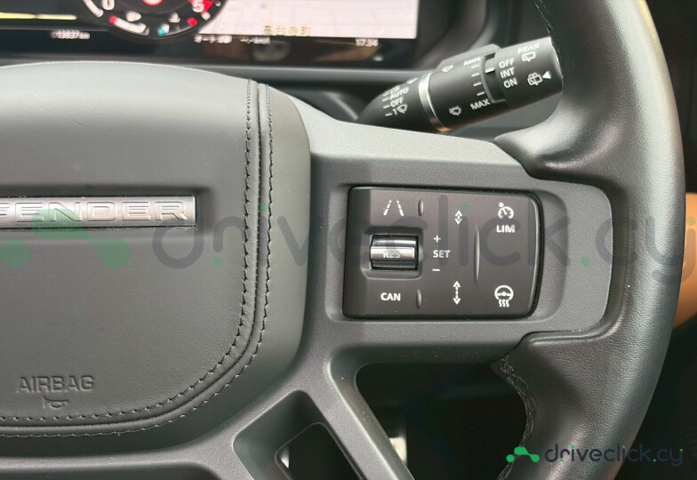 Land Rover Defender Black
