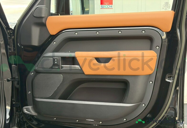 Land Rover Defender Black