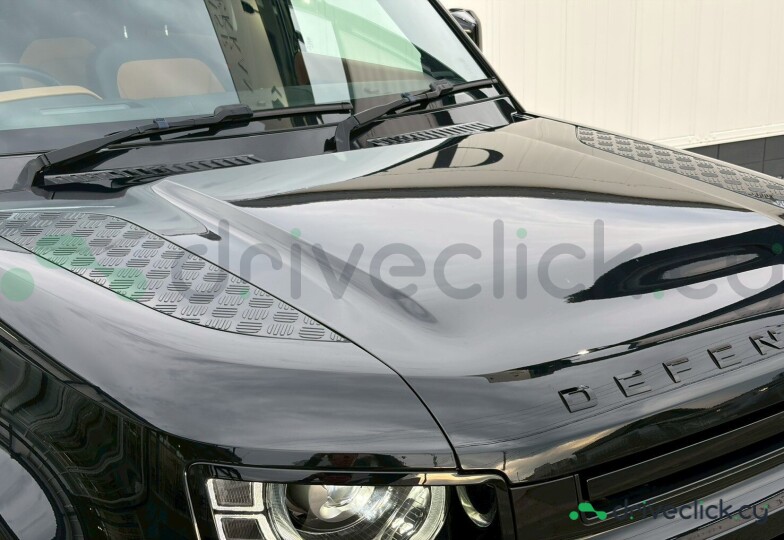 Land Rover Defender Black