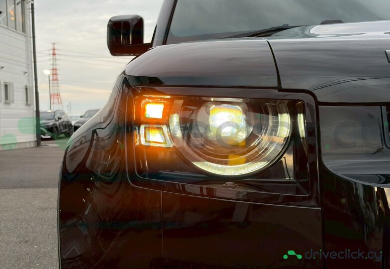 Land Rover Defender Black