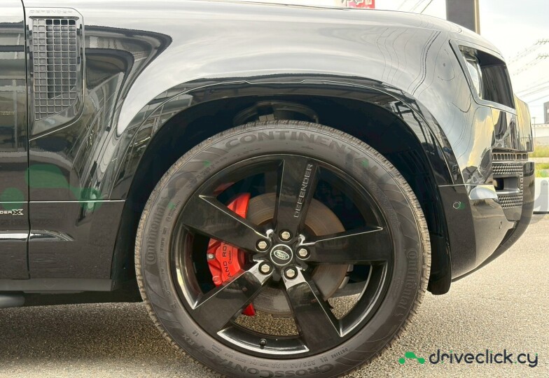Land Rover Defender Black