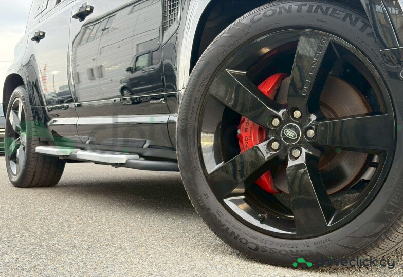 Land Rover Defender Black