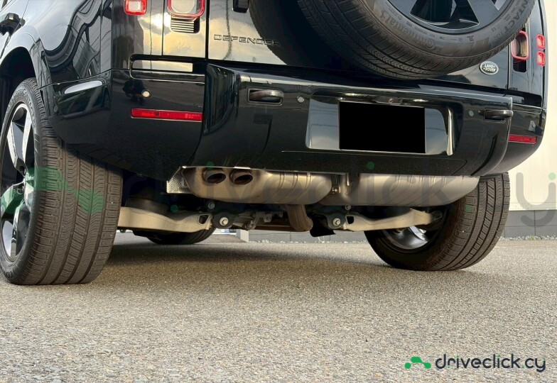 Land Rover Defender Black