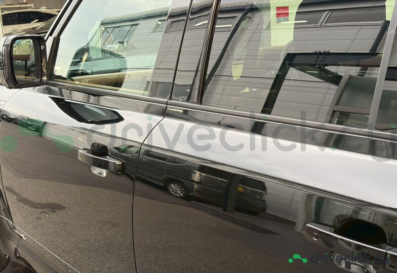 Land Rover Defender Black