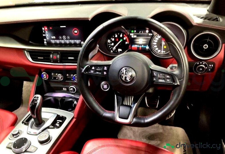 Alfa Romeo Stelvio Черный