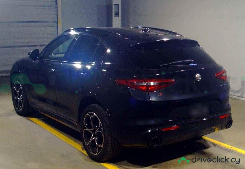 Alfa Romeo Stelvio Черный