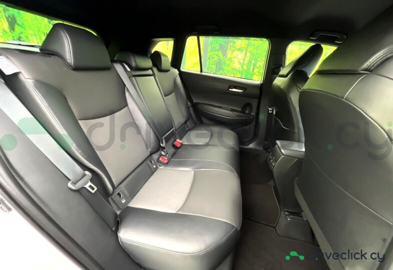Toyota Corolla Cross White