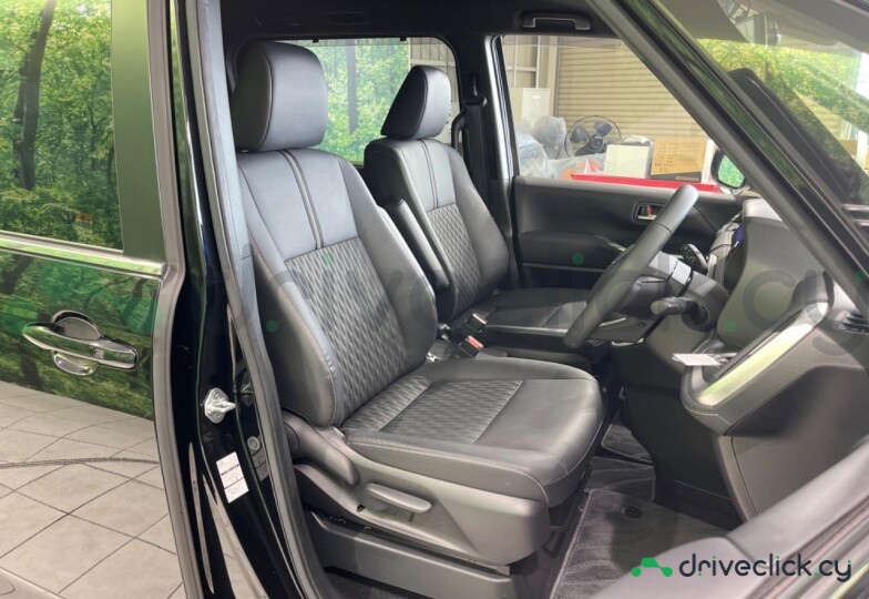 Toyota Noah Black