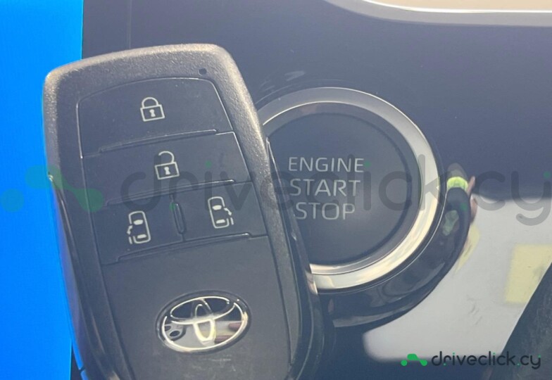 Toyota Noah Black