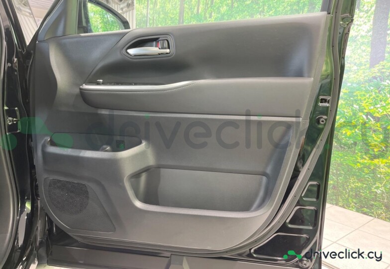 Toyota Noah Black