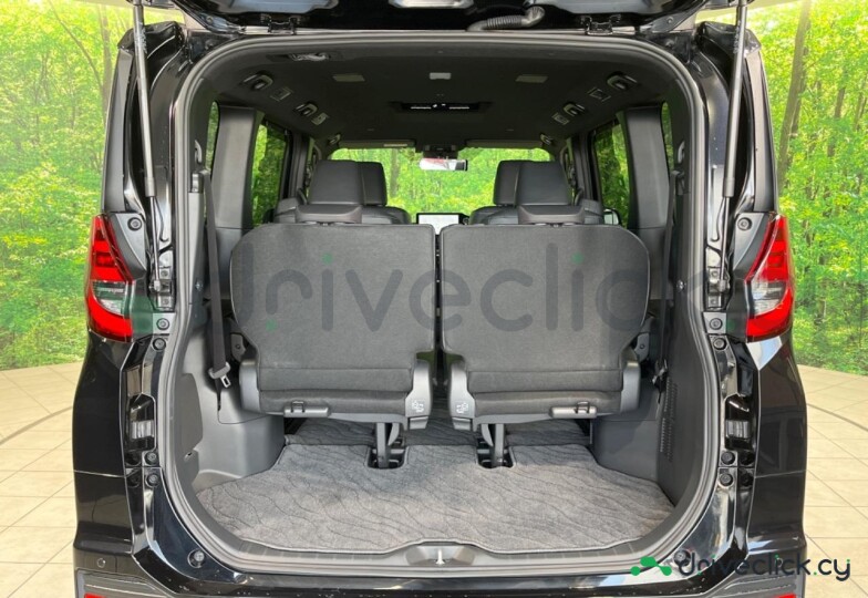 Toyota Noah Black