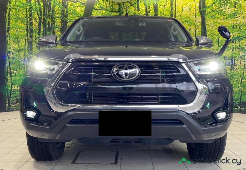 Toyota Hilux Black