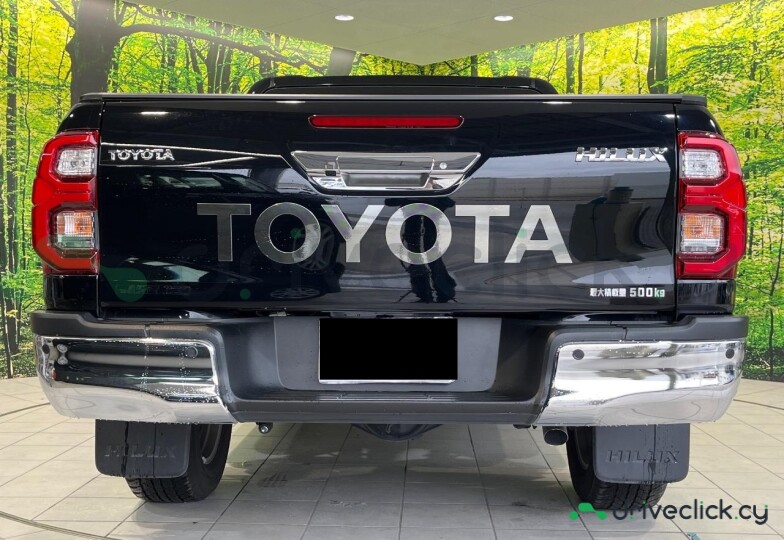 Toyota Hilux Black