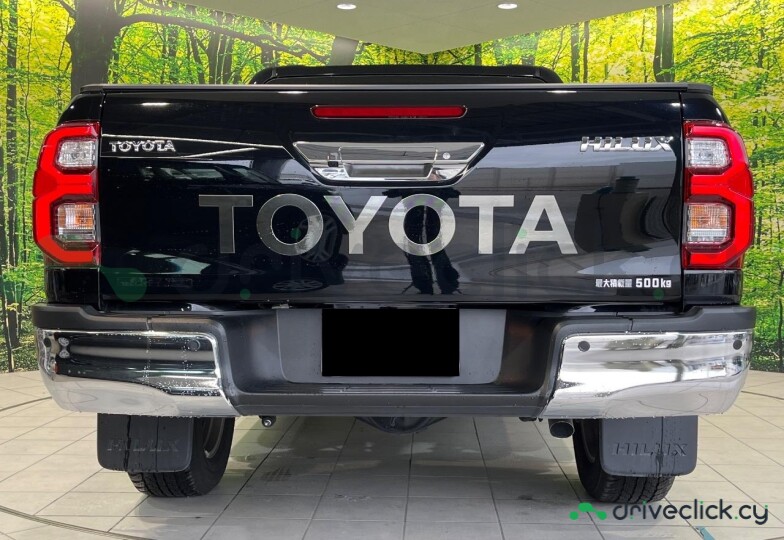 Toyota Hilux Black