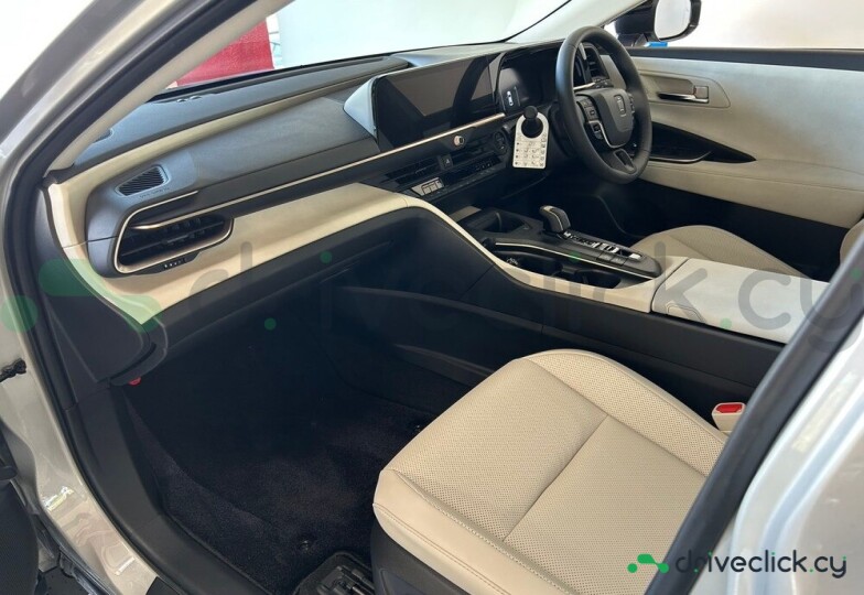Toyota Crown Grey