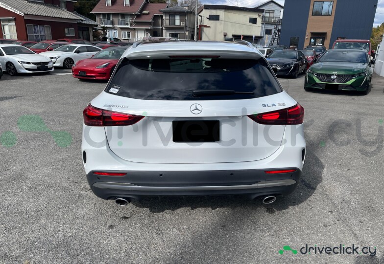 Mercedes GLA-class White
