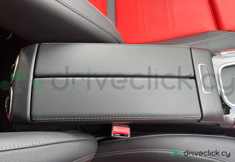 Mercedes GLA-class White
