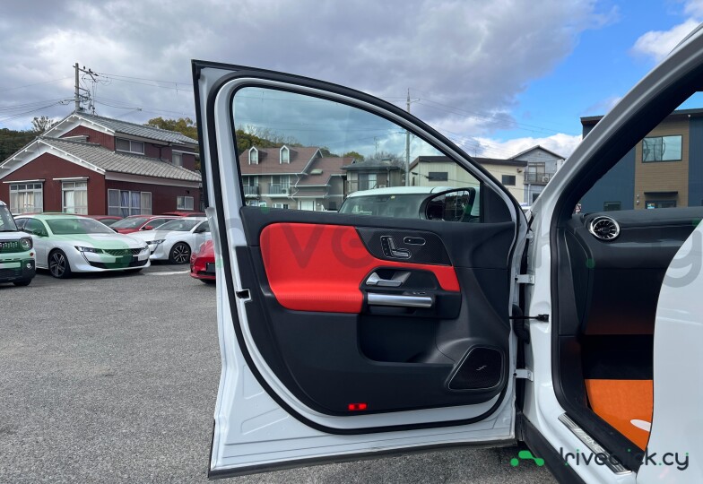Mercedes GLA-class White