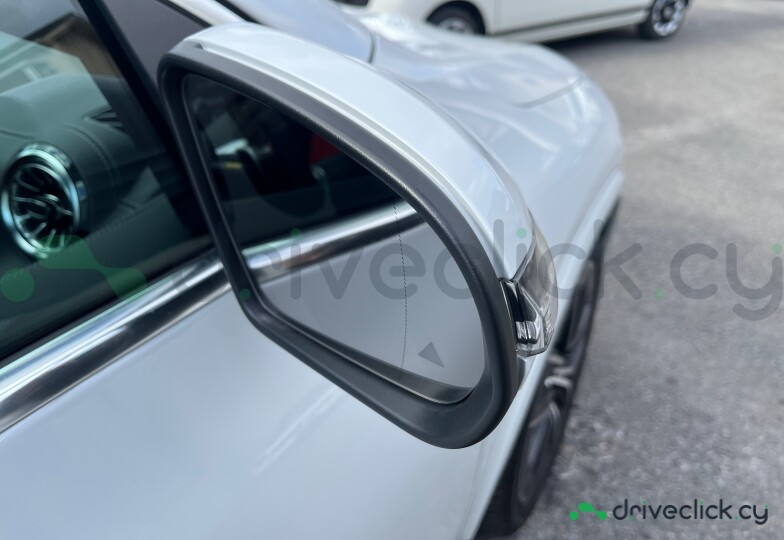 Mercedes GLA-class White