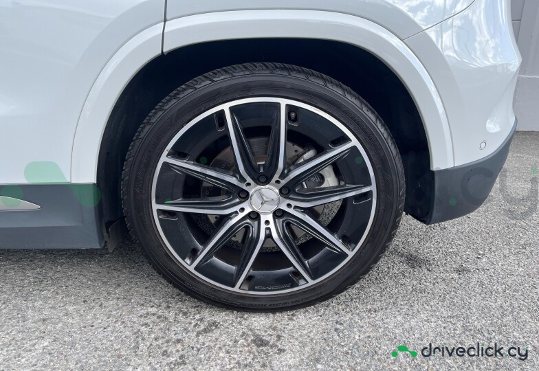 Mercedes GLA-class White