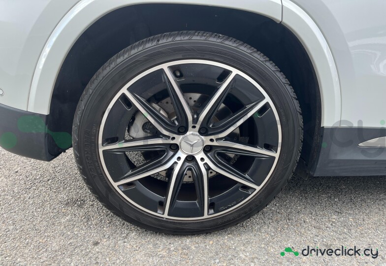 Mercedes GLA-class White