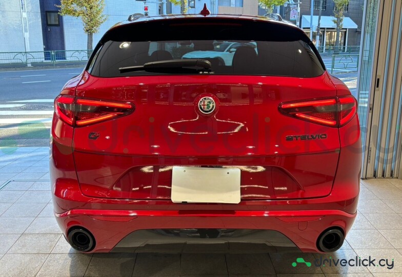 Alfa Romeo Stelvio Red