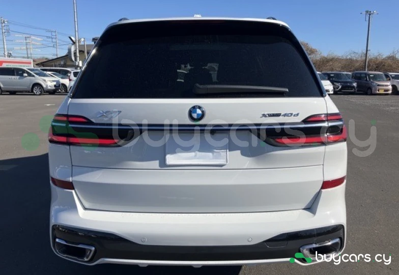 BMW X7 White