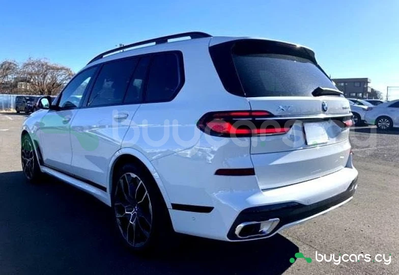 BMW X7 White