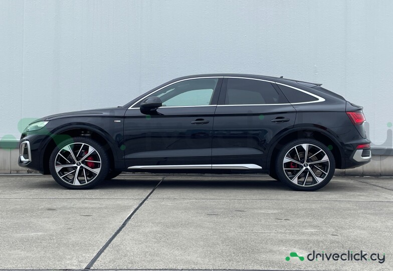 Audi Q5 Sportback Черный