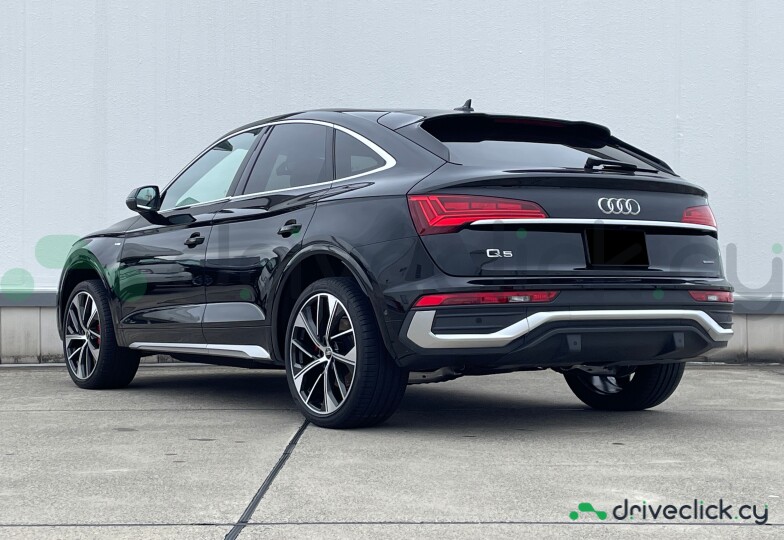 Audi Q5 Sportback Черный