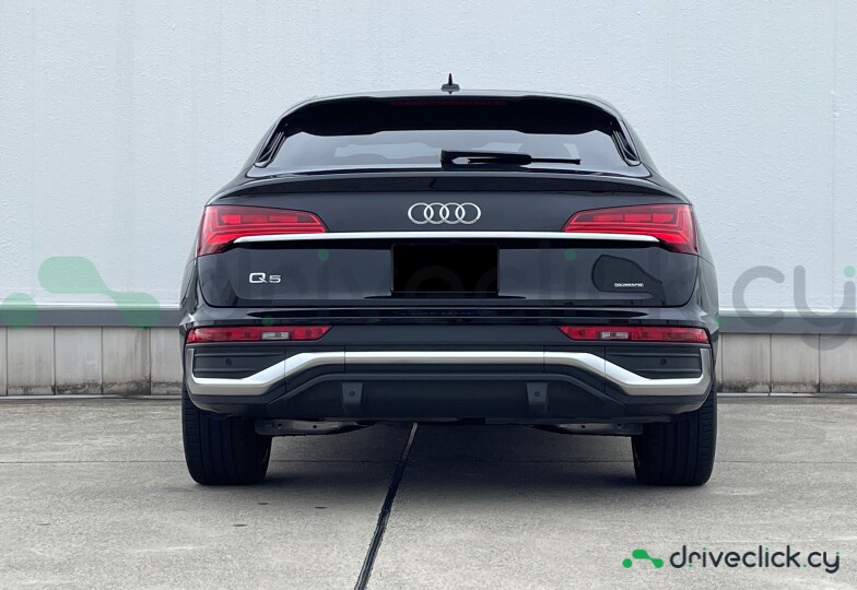 Audi Q5 Sportback Черный