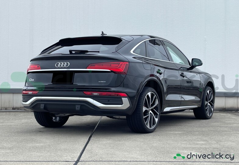 Audi Q5 Sportback Черный