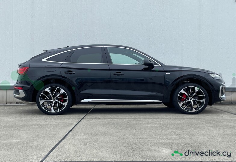 Audi Q5 Sportback Черный