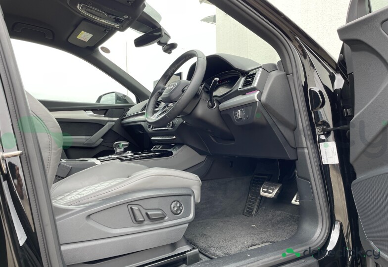 Audi Q5 Sportback Черный