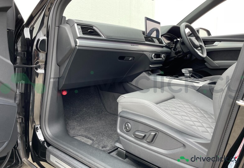 Audi Q5 Sportback Черный