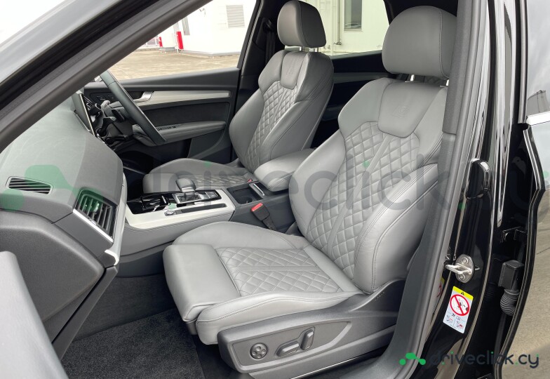Audi Q5 Sportback Черный