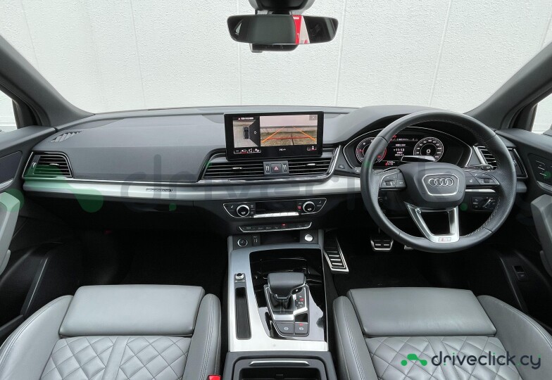 Audi Q5 Sportback Черный