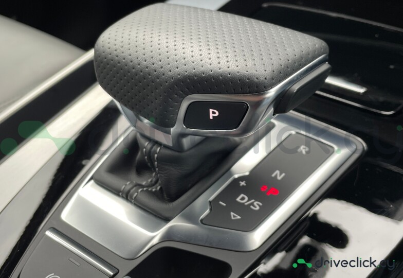 Audi Q5 Sportback Черный