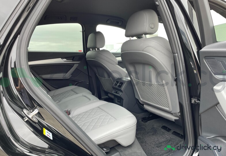 Audi Q5 Sportback Черный