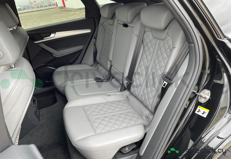 Audi Q5 Sportback Черный