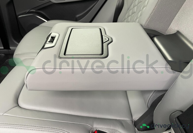 Audi Q5 Sportback Черный