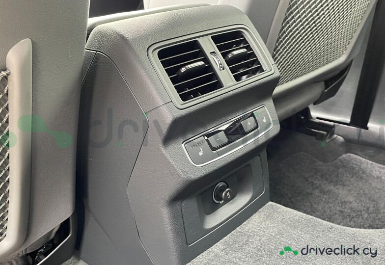 Audi Q5 Sportback Черный