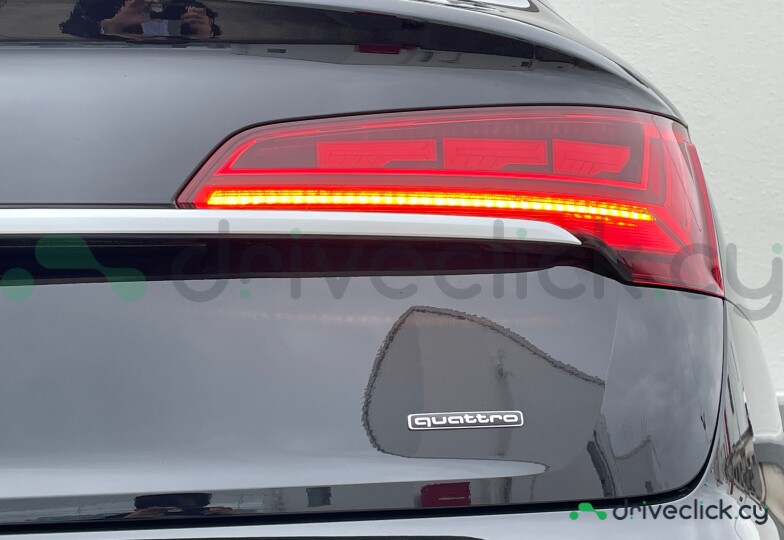 Audi Q5 Sportback Черный