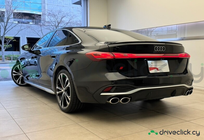 Audi S5 Черный