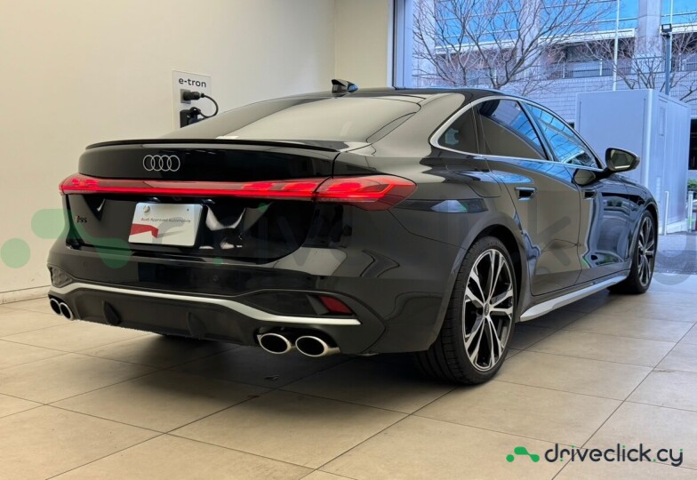 Audi S5 Черный