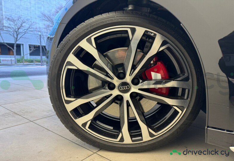 Audi S5 Черный