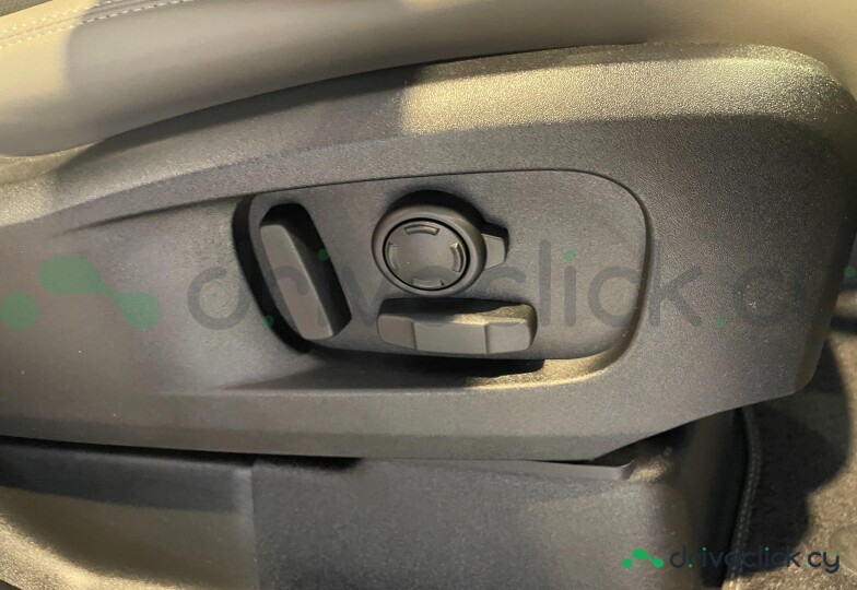 Land Rover Defender Grey