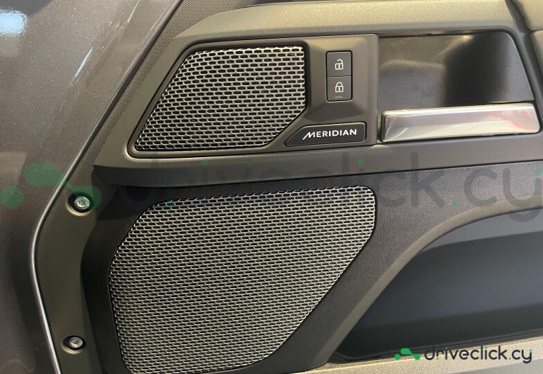 Land Rover Defender Grey