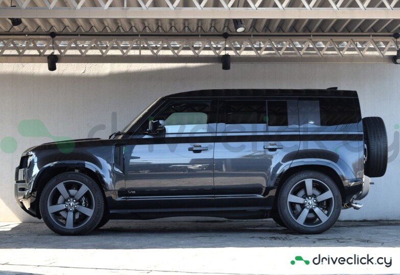 Land Rover Defender Black